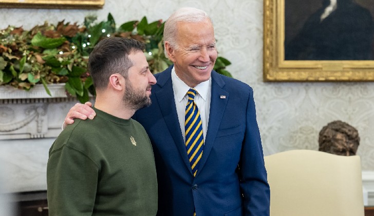 El presidente ucraniano, Volodímir Zelensky, durante una visita a Washington DC y un encuentro con su par estadounidense, Joe Biden. Foto: Twitter / POTUS