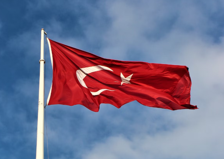 Flag of the Republic of Türkiye.  Photo: UNsplash 