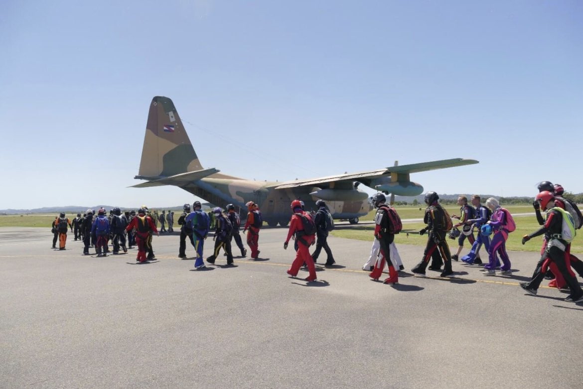 Los aviones C-130 usados para saltar son los adquiridos por el gobierno de Luis Lacalle Pou.