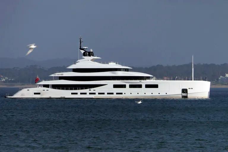The Emir of Qatar, Tamim bin Hamad, arrived in Punta del Este on January 1 with two extremely luxurious yachts and a whole team of servants. 