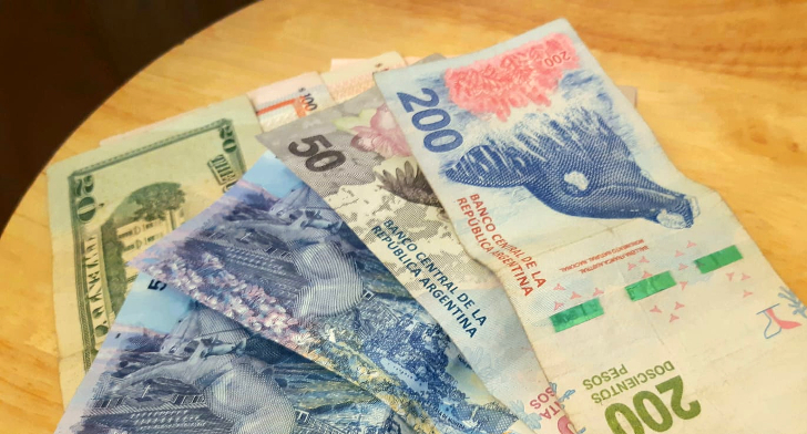 Government freezes VAT reduction at borders: Uruguay has the highest tax on the continent Dollars - Uruguayan - Argentine pesos exchange rate