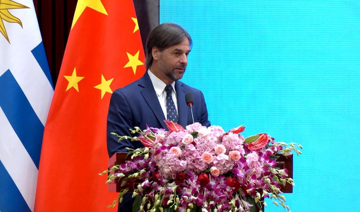 Uruguay y China firman acuerdos comerciales bilaterales