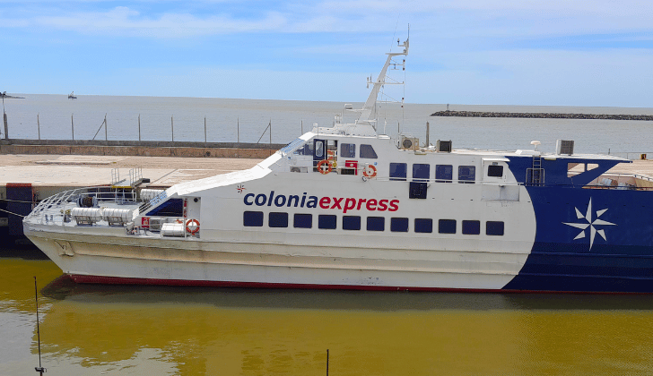 Colonia Express no logró eliminar impuesto creado por el gobierno uruguayo, que se cobra solo por la vía acuática