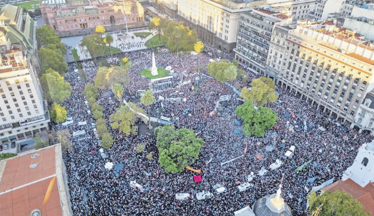 Más de 1 millón marcharon en Argentina por la educación pública y contra los recortes de Milei