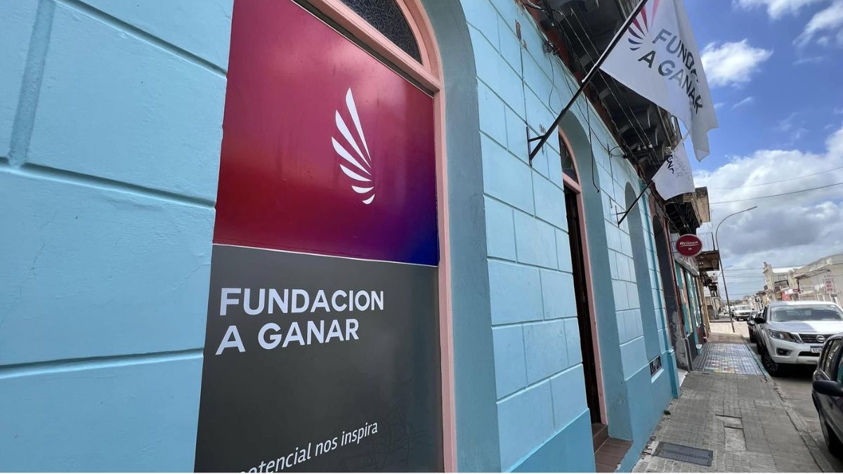 Fundación a Ganar ha sido cuestionada por sus contratos millonarios con intendencias blancas y el gobierno de Luis Lacalle Pou