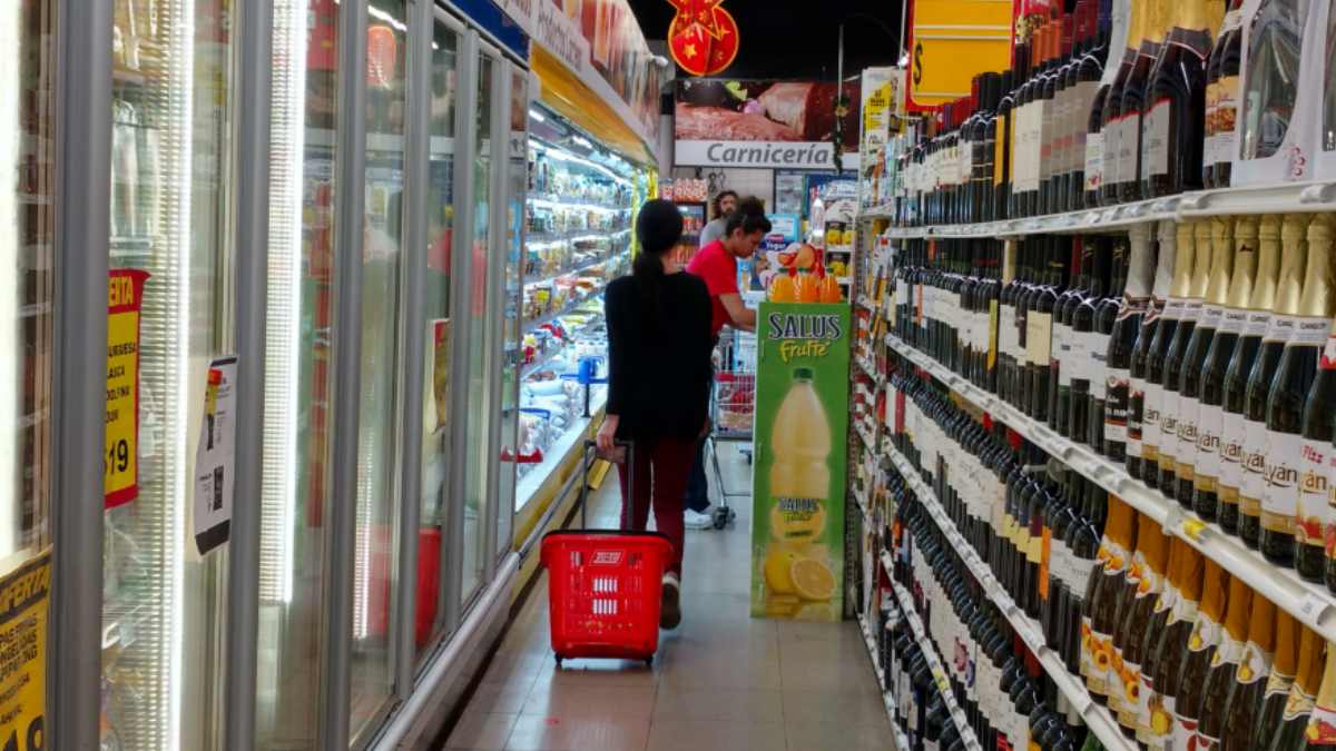 La desaceleración de precios marca un alivio para los consumidores. Sectores como alimentos aún muestran alzas. 