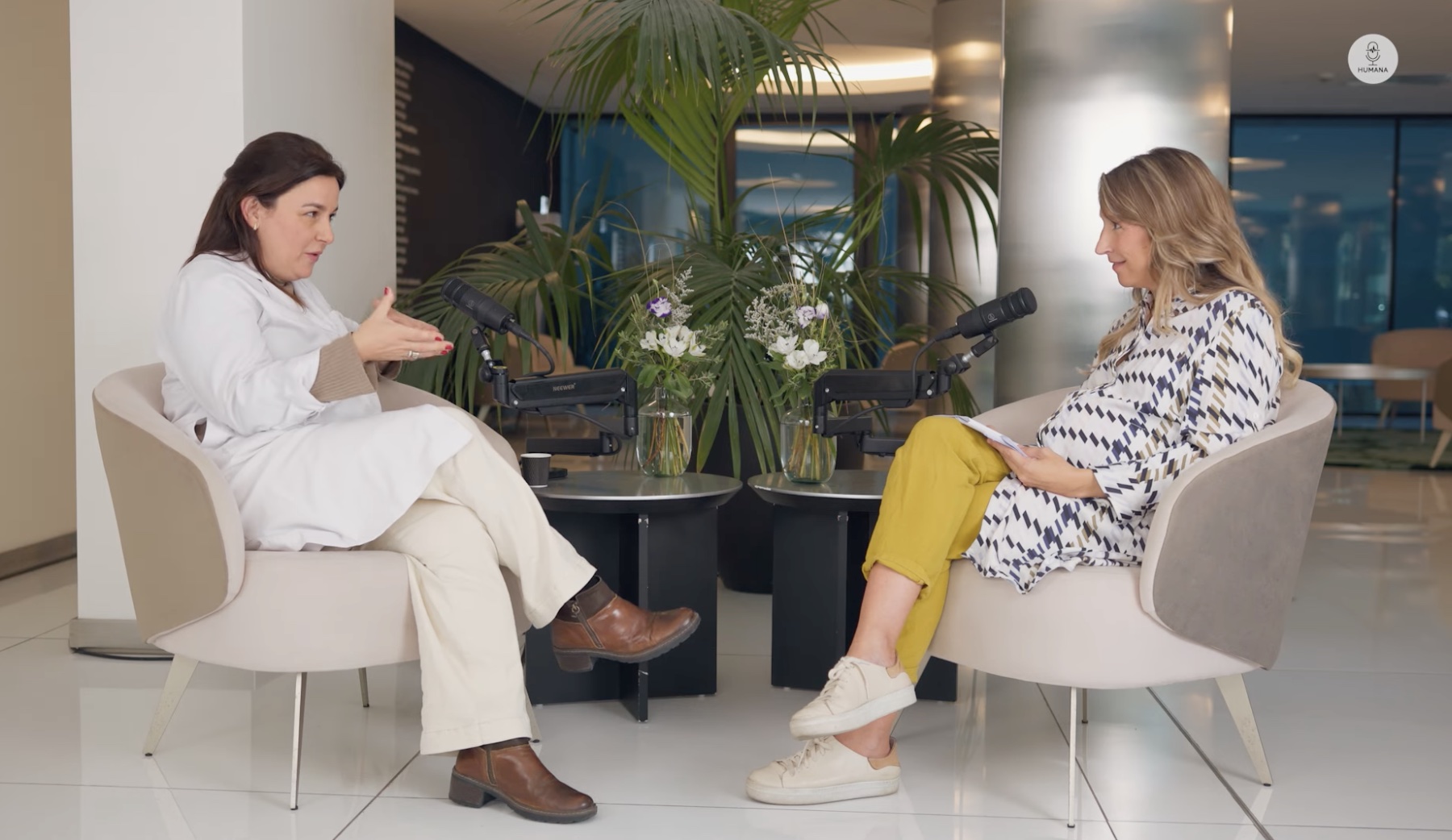 Dra. Chiara Riera en entrevista con la conductora Manu Silveira del podcast Humana del Hospital Británico.