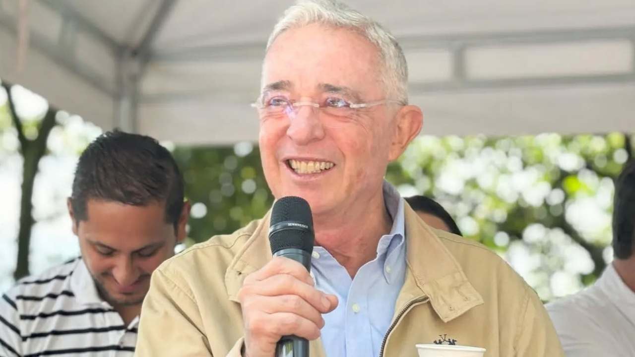 Álvaro Uribe Vélez, expresidente de Colombia, fue condenado por sobornar a un testigo en un caso judicial