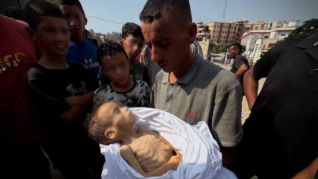 La raíz del problema no es solo un líder tóxico o una coalición extremista. "El problema es la sociedad, la política y la cultura israelíes tal como han evolucionado a lo largo de las décadas".