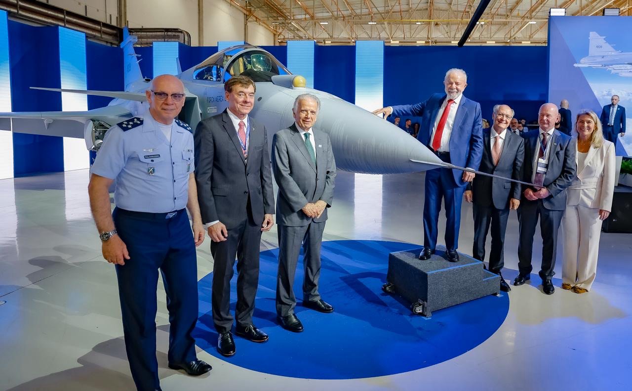 Lula da Silva participó en la presentación del F-39E Gripen fabricado enteramente en Brasil