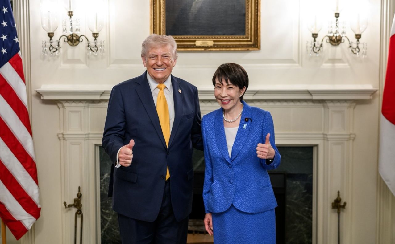 Sanae Takaichi junto a Donald Trump en su visita a la Casa Blanca