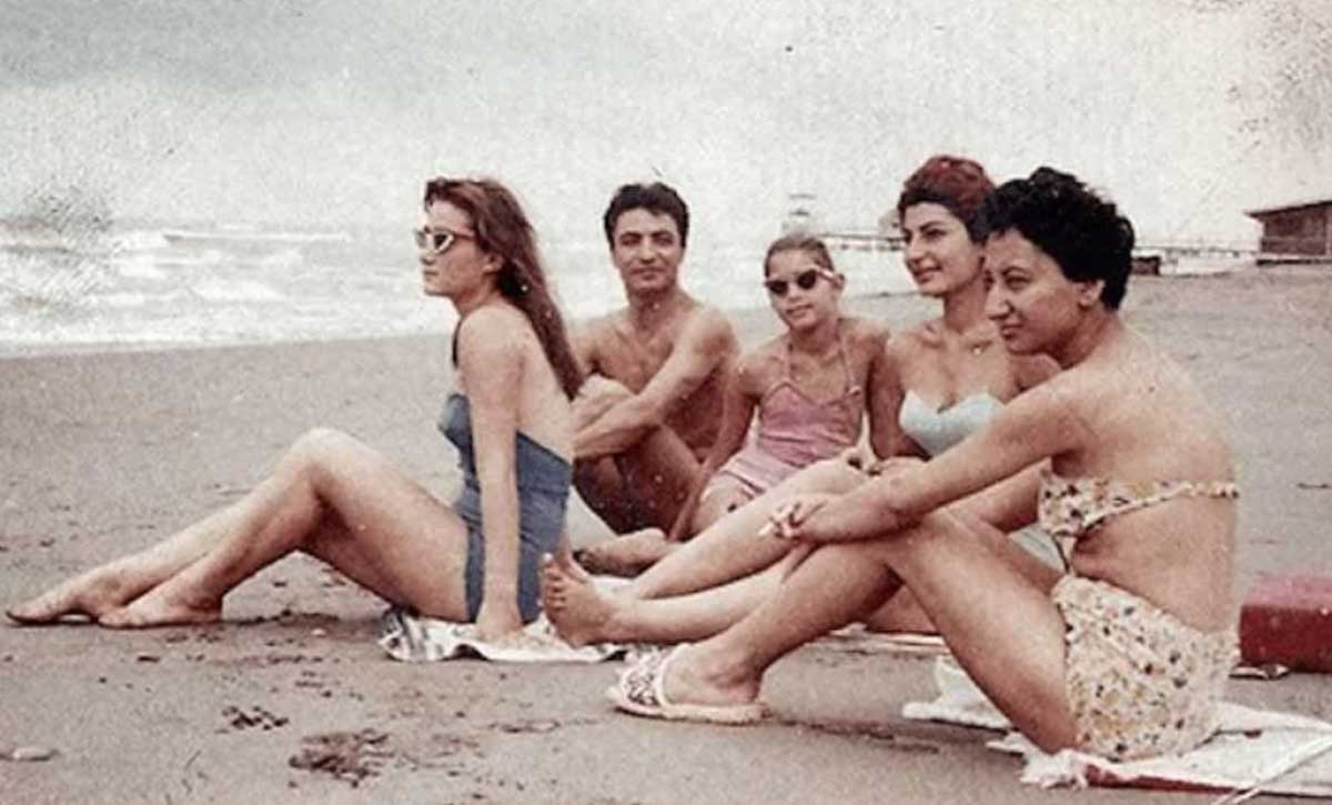 Un día de playa de la población iraní en los 70, antes de la intervención de la CIA que ayudo a la instauración del régimen islámico.