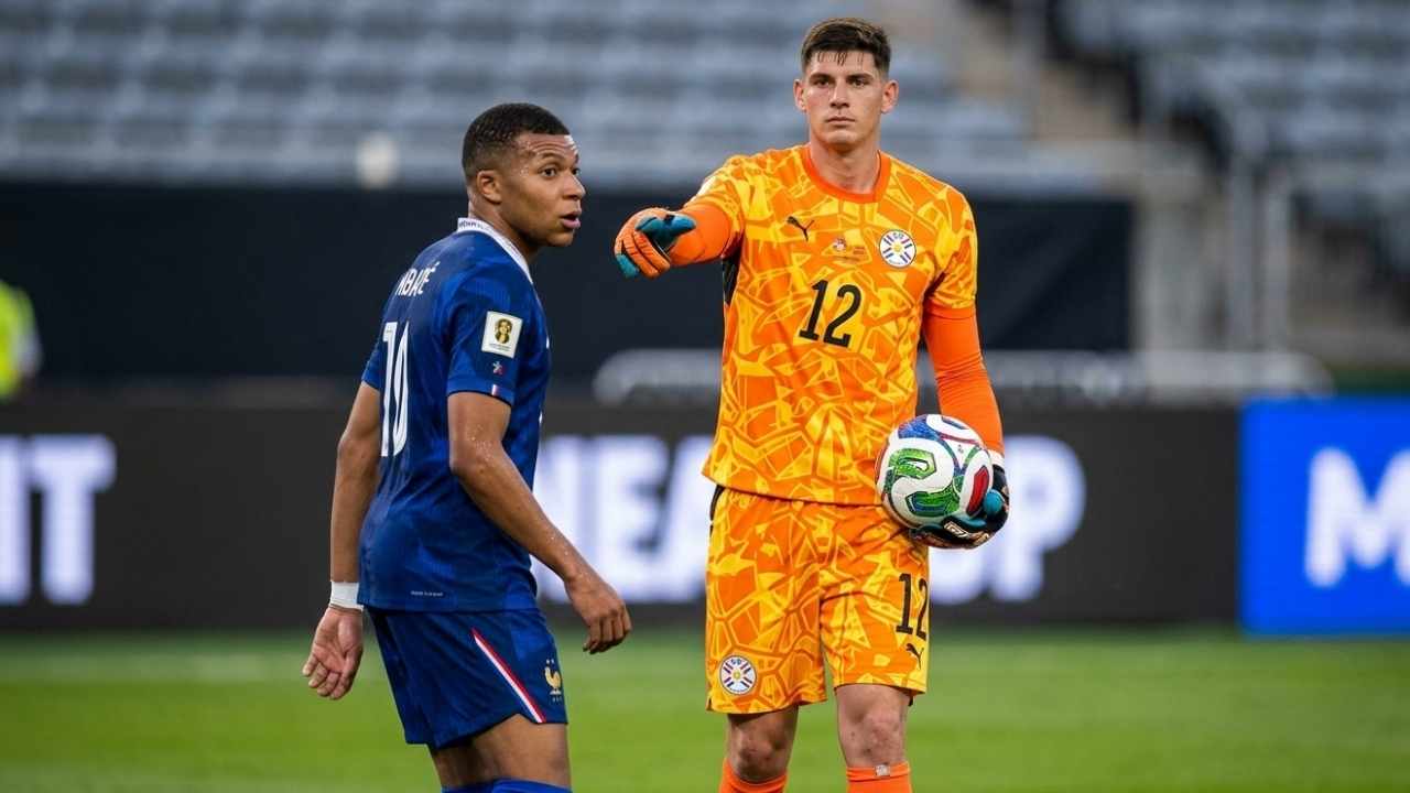 Mbappé ignoró el saludo del portero paraguayo Orlando Gill
