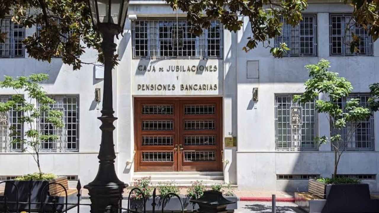 Sede de le la Caja Bancaria en Ciudad Vieja
