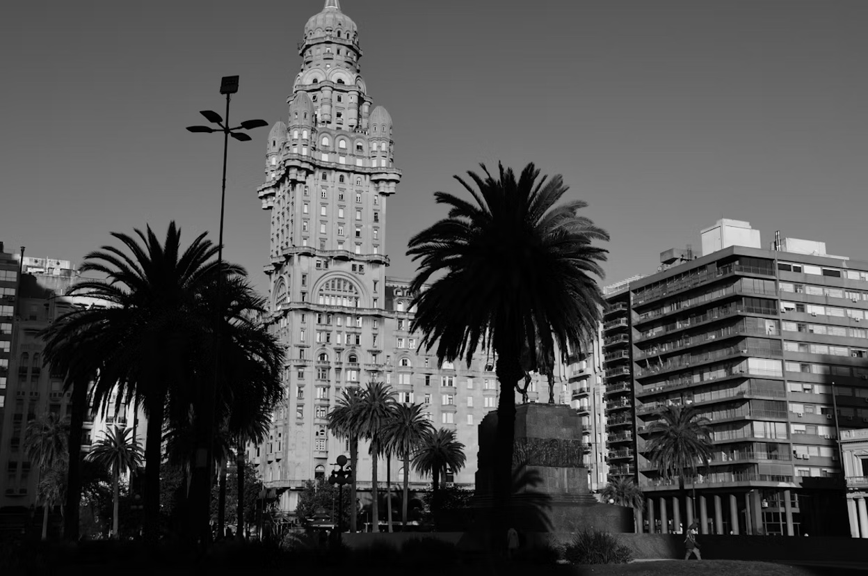 Palacio Salvo, Montevideo, Uruguay. Foto: Unsplash.