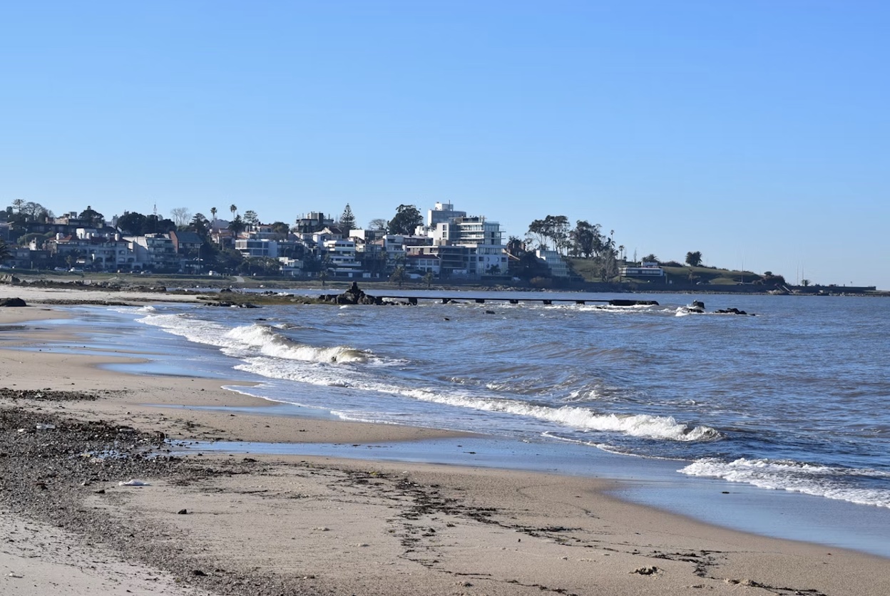 Playa Punta Gorda, Montevideo. Foto: Unsplash.